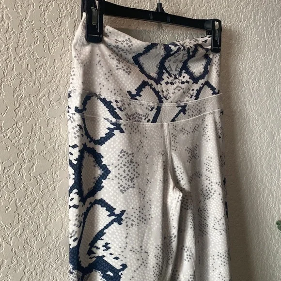 la Society Snake Print Leggings - Picture 3 of 8